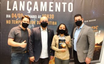 Deputado Amaro esteve presente em lançamento de livro do Bispo Macedo
