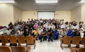 Dezembro faixa preta é comemorado em culto de ação de graças