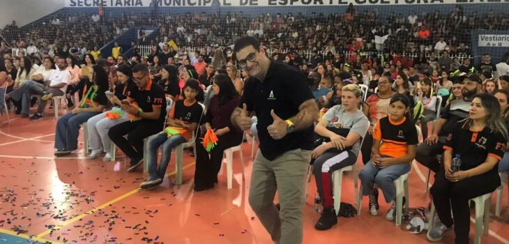 Deputado Amaro participa de evento da Força Teen Universal