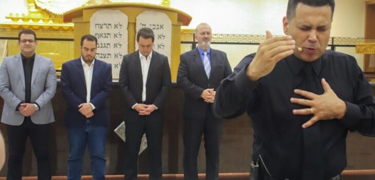 Amaro participa da noite de amor no Templo Maior